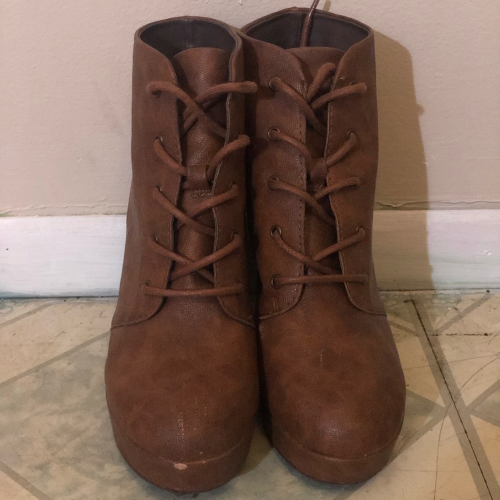 Cognac booties